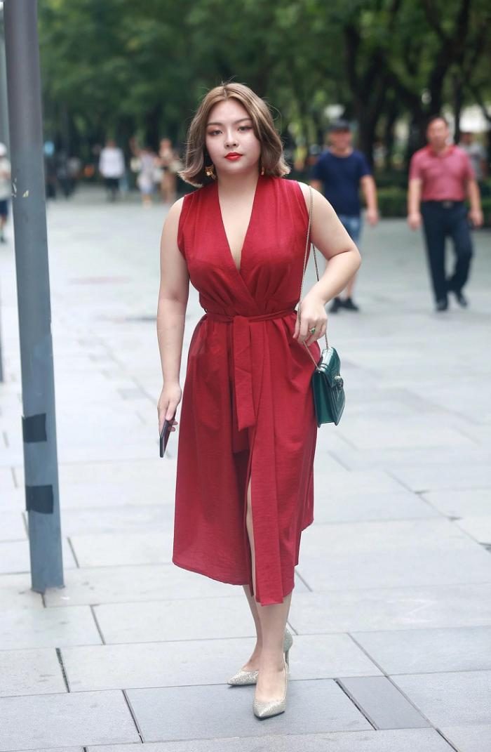 女生什么身材最好看_好看身材女生有腹肌小学生_好看身材好